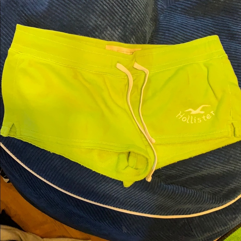 Like new large green Hollister shorts